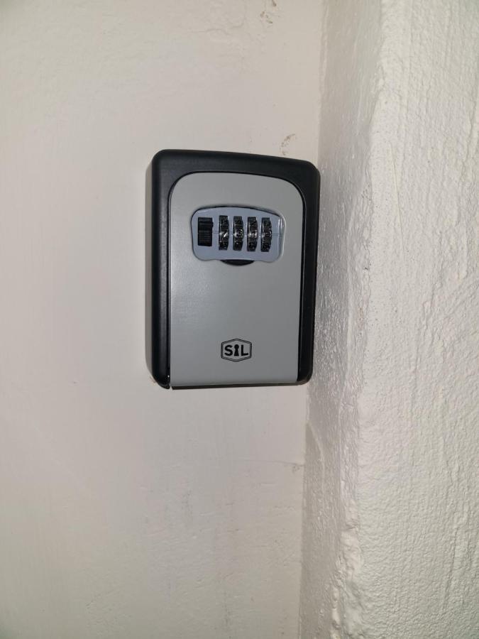 Hidden Treasure-Netflix And Wi-Fi-Basement Flat Apartment Gillingham  Exterior photo