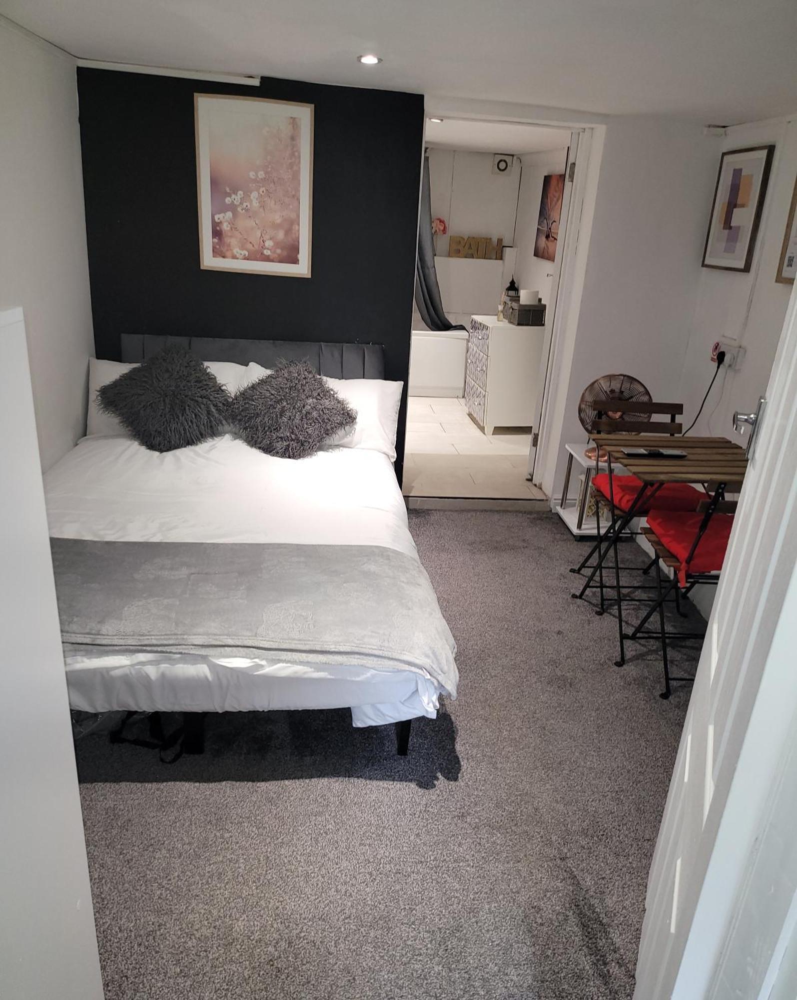 Hidden Treasure-Netflix And Wi-Fi-Basement Flat Apartment Gillingham  Exterior photo